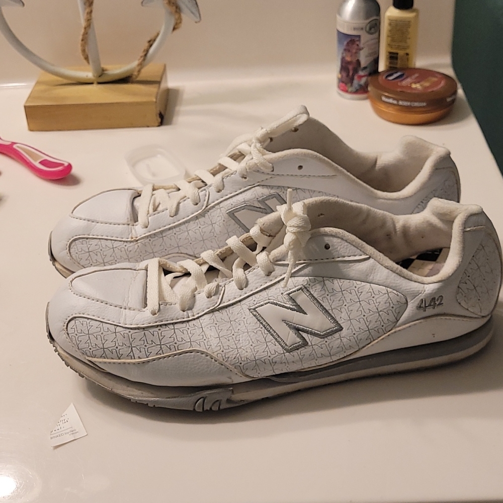 New balance shoes